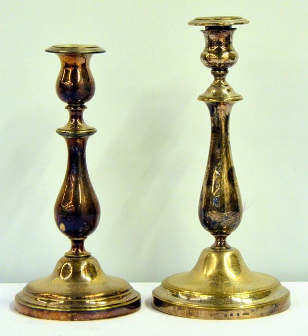 Due candelieri , sec. XX  - Asta GIOIELLI, ARGENTI, ARREDI, OGGETTI D'ARTE E DIPINTI - Poggio Bracciolini Casa d'Aste