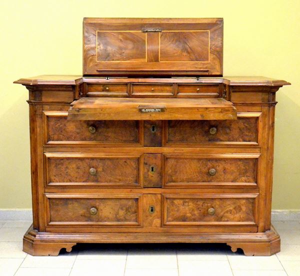 Cassettone, Toscana , sec. XVII                                             - Asta GIOIELLI, ARGENTI, ARREDI, OGGETTI D'ARTE E DIPINTI - Poggio Bracciolini Casa d'Aste