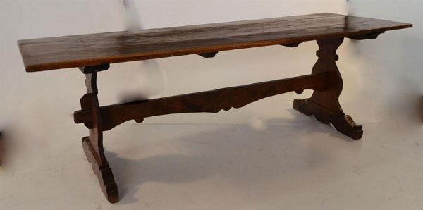 Tavolo, in stile '600, in noce, gambe&nbsp;&nbsp;&nbsp;&nbsp;&nbsp;&nbsp;&nbsp;&nbsp;&nbsp;&nbsp;&nbsp;&nbsp;&nbsp;&nbsp;&nbsp;&nbsp;&nbsp;&nbsp;&nbsp;&nbsp;&nbsp;&nbsp;&nbsp;&nbsp;&nbsp;&nbsp;&nbsp;&nbsp;&nbsp;&nbsp;&nbsp;&nbsp;&nbsp;&nbsp;&nbsp;&nbsp;&nbsp;