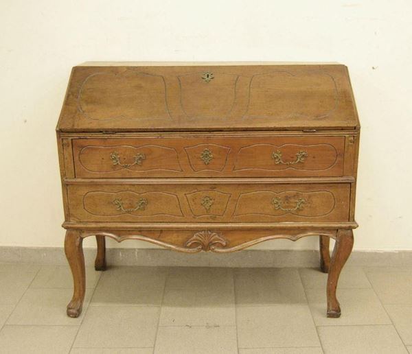 Cassettone a ribalta, Lombardia, sec. XVIII, in noce, a due cassetti,