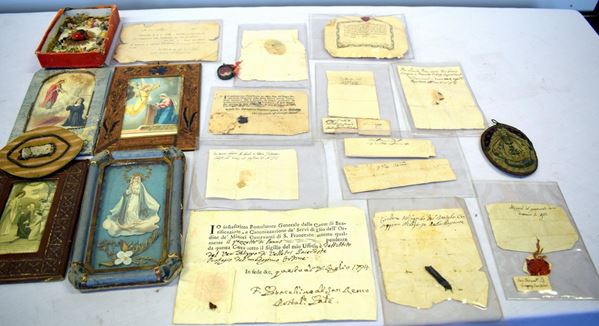 Lotto di tredici relique, secc. XVIII-XIX, varie                           