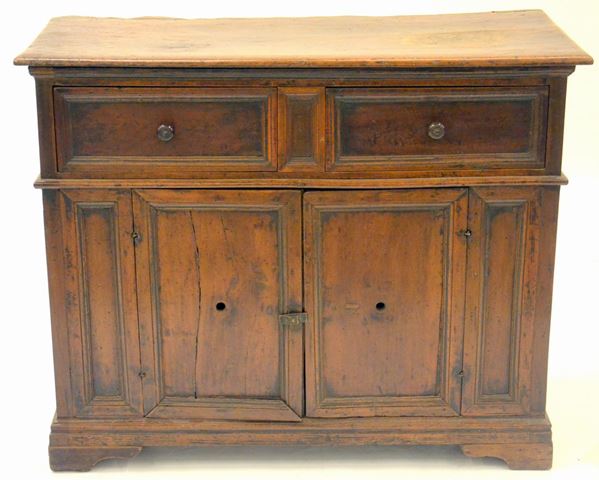 Credenza, Italia centrale, sec. XVIII, in noce,