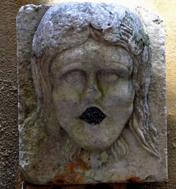 Mascherone, sec. XVIII, in pietra,  - Asta GIOIELLI, ARGENTI, ARREDI, OGGETTI D'ARTE E DIPINTI - Poggio Bracciolini Casa d'Aste