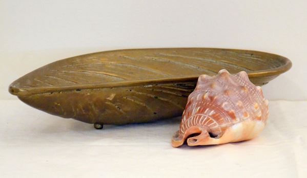 Due conchiglie, sec. XX,  - Asta GIOIELLI, ARGENTI, ARREDI, OGGETTI D'ARTE E DIPINTI - Poggio Bracciolini Casa d'Aste