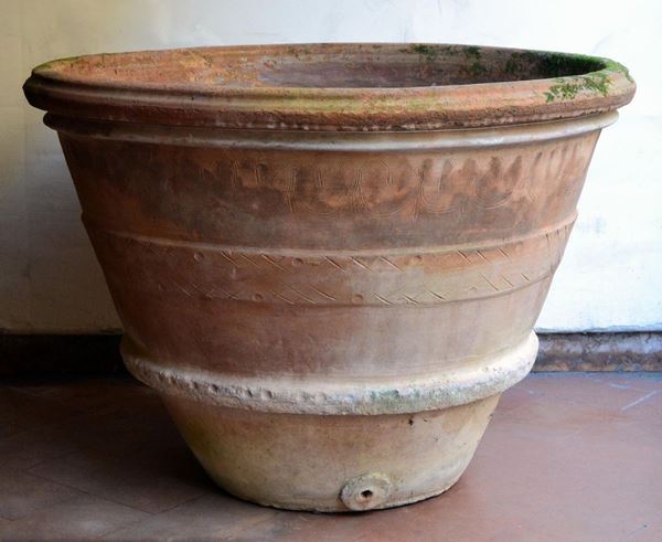 Conca, sec. XIX, in terracotta decorata  - Asta GIOIELLI, ARGENTI, ARREDI, OGGETTI D'ARTE E DIPINTI - Poggio Bracciolini Casa d'Aste