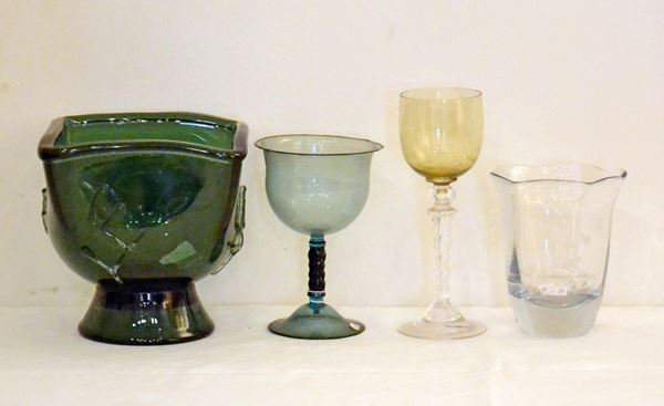 Vaso, inizi sec. XX, in vetro verde decorato,