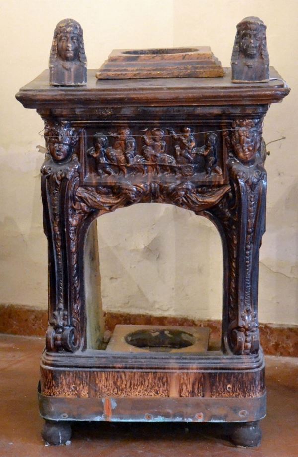 Fusto di stufa, inizi sec. XX, in terracotta smaltata