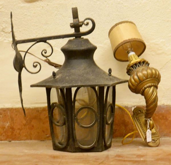 Applique, sec. XX, in bronzo, cm 34