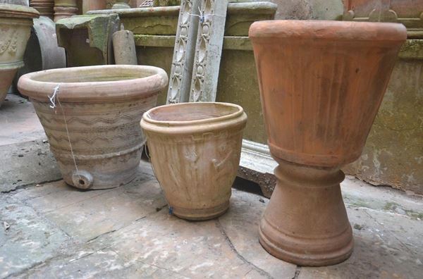 Tre conche, sec. XIX, in terracotta,