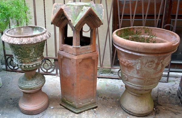 Comignolo, sec. XX, in terracotta  - Asta GIOIELLI, ARGENTI, ARREDI, OGGETTI D'ARTE E DIPINTI - Poggio Bracciolini Casa d'Aste