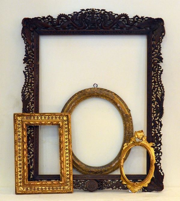 Quattro cornici, sec. XIX e XX, in legno  - Asta GIOIELLI, ARGENTI, ARREDI, OGGETTI D'ARTE E DIPINTI - Poggio Bracciolini Casa d'Aste