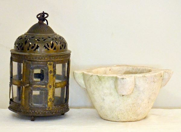 Lume, arte araba, sec. XX, in metallo traforato,