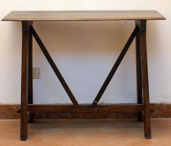Piccolo scrittoio, sec. XIX, in noce,  - Asta GIOIELLI, ARGENTI, ARREDI, OGGETTI D'ARTE E DIPINTI - Poggio Bracciolini Casa d'Aste