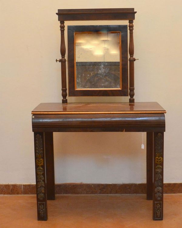 Toilette, Francia, inizi sec. XX, in mogano,  - Asta GIOIELLI, ARGENTI, ARREDI, OGGETTI D'ARTE E DIPINTI - Poggio Bracciolini Casa d'Aste