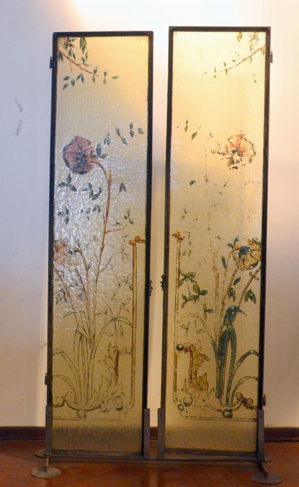 Due finestre, inizi sec. XX, in vetro decorato