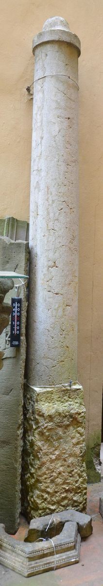 Colonna, sec. XIX, in pietra e materiale