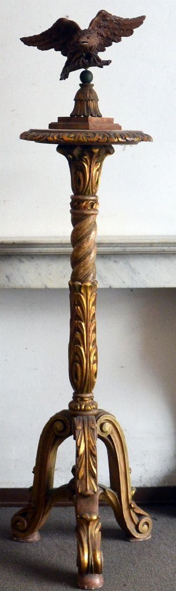 Colonna, sec. XX, in legno intagliato e dorato, cm 39x130