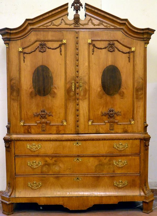 Trumeau, Olanda, sec. XIX, in ciliegio con parti intagliate,  - Asta GIOIELLI, ARGENTI, ARREDI, OGGETTI D'ARTE E DIPINTI - Poggio Bracciolini Casa d'Aste