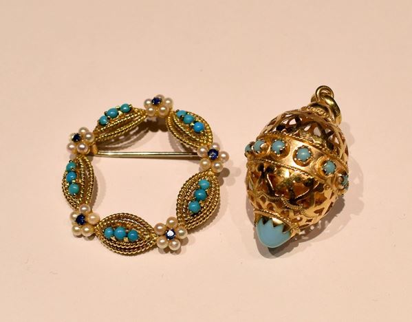 SPILLA E PENDENTE IN ORO GIALLO E TURCHESI  - Asta ANTIQUARIATO, COLLEZIONISMO, GIOIELLI - Poggio Bracciolini Casa d'Aste