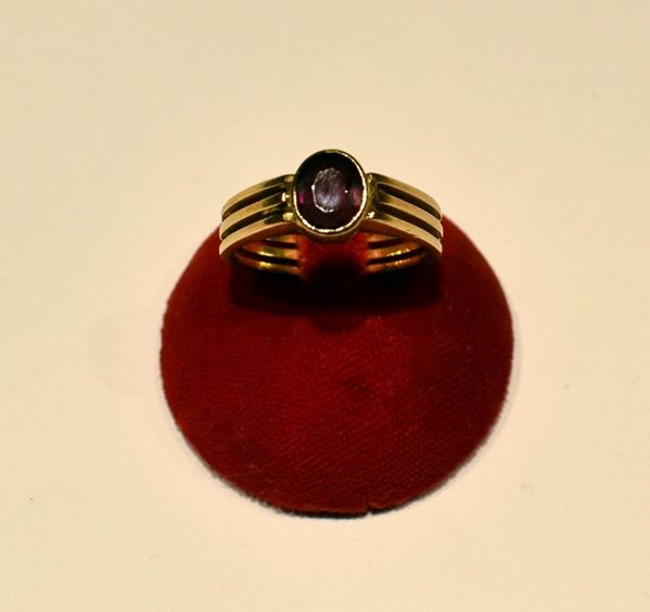 ANELLO IN ORO GIALLO E RUBINO