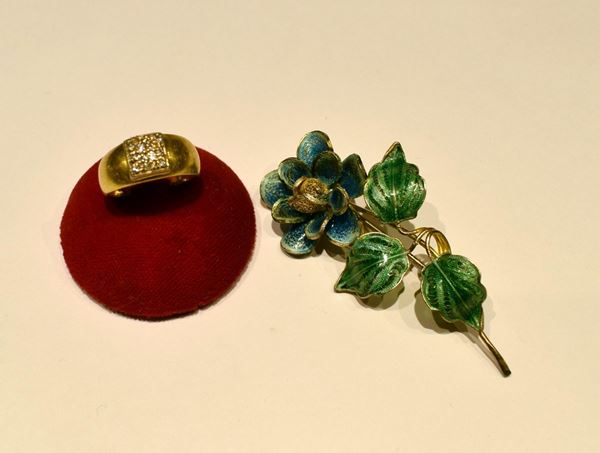 ANELLO IN ORO GIALLO E DIAMANTI