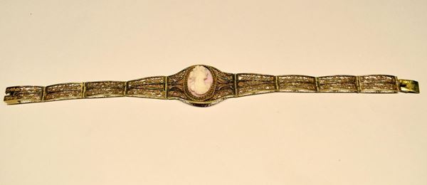 BRACCIALE IN ORO GIALLO E CAMMEO&nbsp;&nbsp;&nbsp;&nbsp;&nbsp;&nbsp;&nbsp;&nbsp;&nbsp;&nbsp;&nbsp;&nbsp;&nbsp;&nbsp;&nbsp;&nbsp;&nbsp;&nbsp;&nbsp;&nbsp;&nbsp;&nbsp;&nbsp;&nbsp;&nbsp;&nbsp;&nbsp;&nbsp;&nbsp;&nbsp;&nbsp;&nbsp;&nbsp;&nbsp;&nbsp;&nbsp;&nbsp;&nbsp;&nbsp;&nbsp;&nbsp;&nbsp;