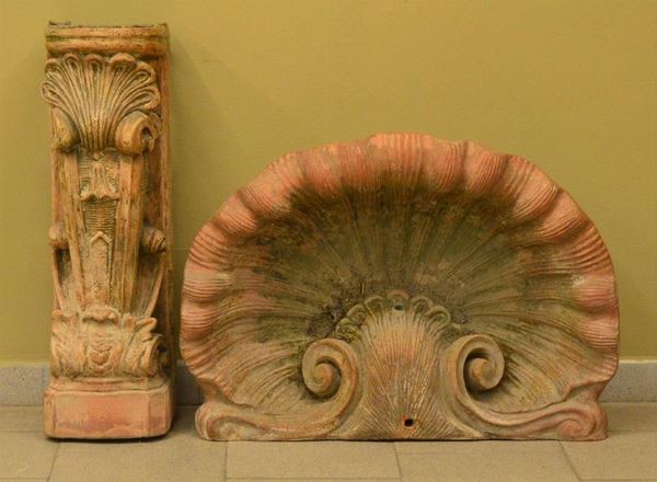 Vasca da parete, sec. XX, in terracotta&nbsp;&nbsp;&nbsp;&nbsp;&nbsp;&nbsp;&nbsp;&nbsp;&nbsp;&nbsp;&nbsp;&nbsp;&nbsp;&nbsp;&nbsp;&nbsp;&nbsp;&nbsp;&nbsp;&nbsp;&nbsp;&nbsp;&nbsp;&nbsp;&nbsp;&nbsp;&nbsp;&nbsp;&nbsp;&nbsp;&nbsp;&nbsp;&nbsp;&nbsp;&nbsp;