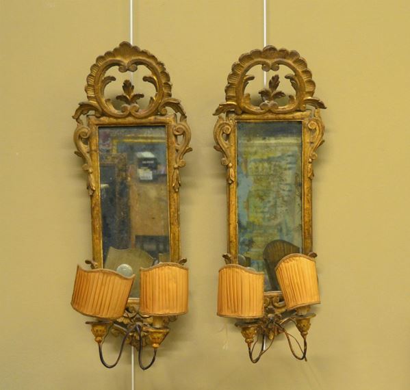 Coppia di ventoline, sec XVIII, in legno