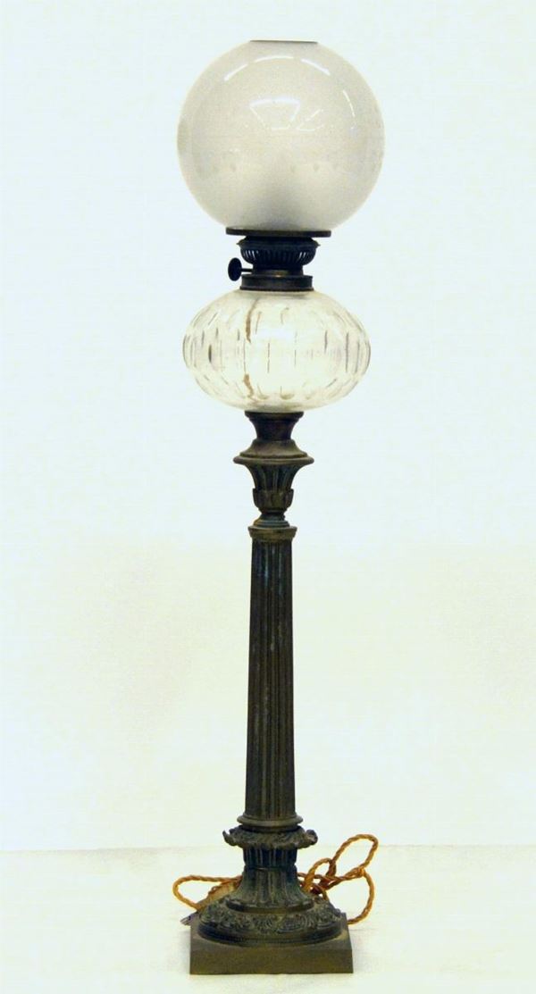 Lume da tavolo, fine sec. XIX, in bronzo,