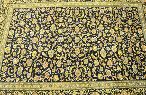 Tappeto persiano, Keishan, di vecchia manifattura,  - Asta ANTIQUARIATO, COLLEZIONISMO, GIOIELLI - Poggio Bracciolini Casa d'Aste