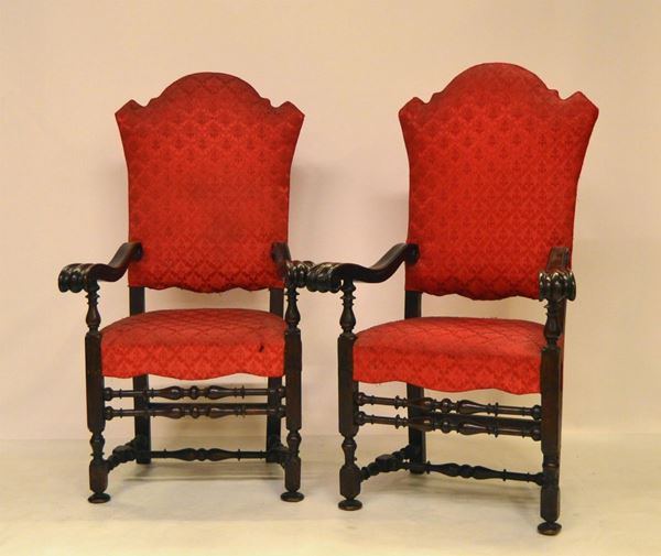 Coppia di poltrone, sec. XVII, in noce,  - Asta ANTIQUARIATO, COLLEZIONISMO, GIOIELLI - Poggio Bracciolini Casa d'Aste