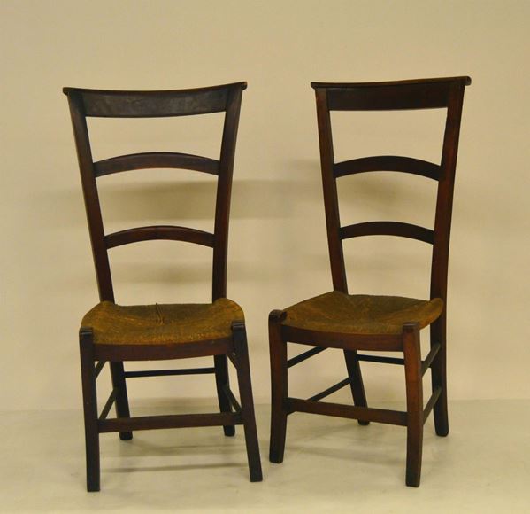Coppia di sedie, sec. XX, in mogano,  - Asta ANTIQUARIATO, COLLEZIONISMO, GIOIELLI - Poggio Bracciolini Casa d'Aste