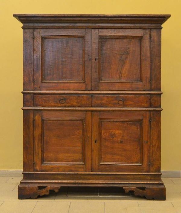 Credenza in stile '700, in castagno&nbsp;&nbsp;&nbsp;&nbsp;&nbsp;&nbsp;&nbsp;&nbsp;&nbsp;&nbsp;&nbsp;&nbsp;&nbsp;&nbsp;&nbsp;&nbsp;&nbsp;&nbsp;&nbsp;&nbsp;&nbsp;&nbsp;&nbsp;&nbsp;&nbsp;&nbsp;&nbsp;&nbsp;&nbsp;&nbsp;&nbsp;&nbsp;&nbsp;&nbsp;&nbsp;&nbsp;&nbsp;&nbsp;&nbsp;