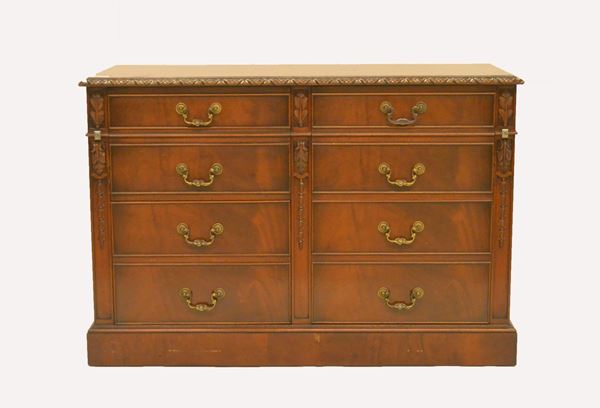 Cassettiera, sec. XX, in mogano,  - Asta ANTIQUARIATO, COLLEZIONISMO, GIOIELLI - Poggio Bracciolini Casa d'Aste