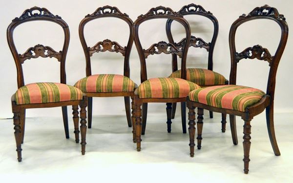 Cinque sedie, Luigi Filippo, in noce intagliato,