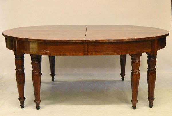 Tavolo, inizi sec. XX, in noce filettato,  - Asta ANTIQUARIATO, COLLEZIONISMO, GIOIELLI - Poggio Bracciolini Casa d'Aste
