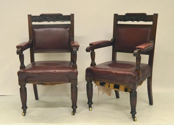 Coppia di poltroncine, fine sec. XIX, in mogano intagliato,  - Asta ANTIQUARIATO, COLLEZIONISMO, GIOIELLI - Poggio Bracciolini Casa d'Aste