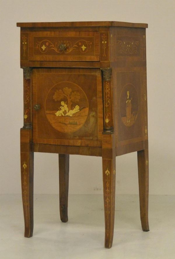 Comodino, sec. XVIII, in legno