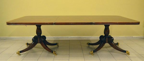 Tavolo, in stile Giorgio IV, in mogano, piano rettangolare,
