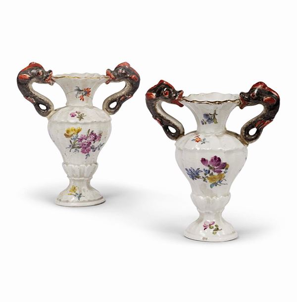 COPPIA DI PICCOLI VASI, MEISSEN, 1750 CIRCA