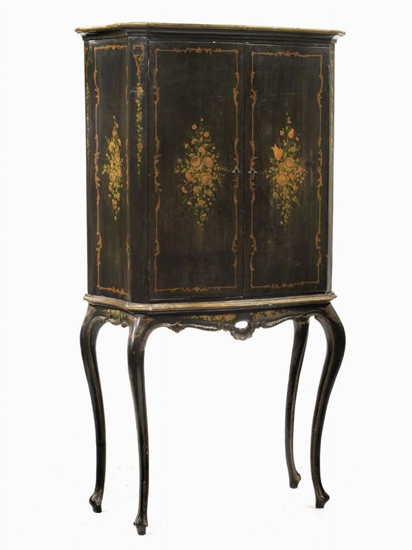 CREDENZA IN STILE VENEZIANO DEL SETTECENTO