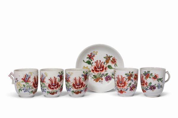 ASSORTIMENTO DI CINQUE TAZZINE E UN PIATTINO, DOCCIA, GINORI, 1755-1760