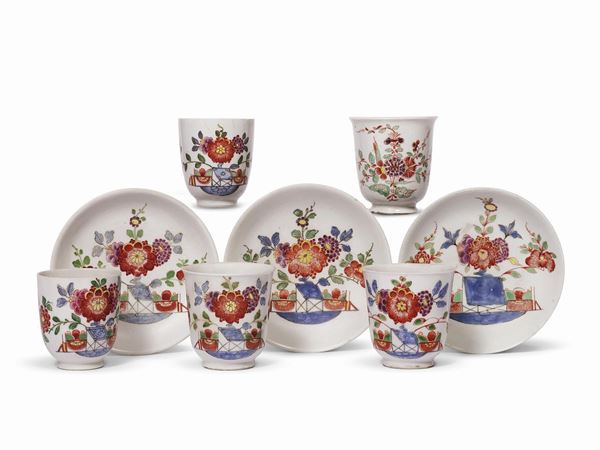 ASSORTIMENTO DI CINQUE TAZZINE, DOCCIA, GINORI, 1755-1760                 