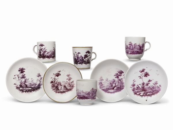 ASSORTIMENTO DI QUATTRO TAZZINE CON PIATTINO, DOCCIA, GINORI, 1800&nbsp;&nbsp;&nbsp;&nbsp;&nbsp;&nbsp;&nbsp;&nbsp;  - Asta INTERNI - Poggio Bracciolini Casa d'Aste