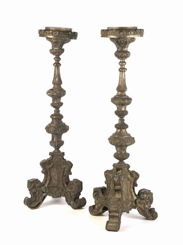 COPPIA DI CANDELIERI, SEC. XVIII&nbsp;&nbsp;&nbsp;&nbsp;&nbsp;&nbsp;&nbsp;&nbsp;&nbsp;&nbsp;&nbsp;&nbsp;&nbsp;&nbsp;&nbsp;&nbsp;&nbsp;&nbsp;&nbsp;&nbsp;&nbsp;&nbsp;&nbsp;  - Asta INTERNI - Poggio Bracciolini Casa d'Aste