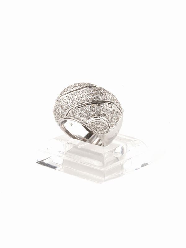 ANELLO IN ORO BIANCO E DIAMANTI