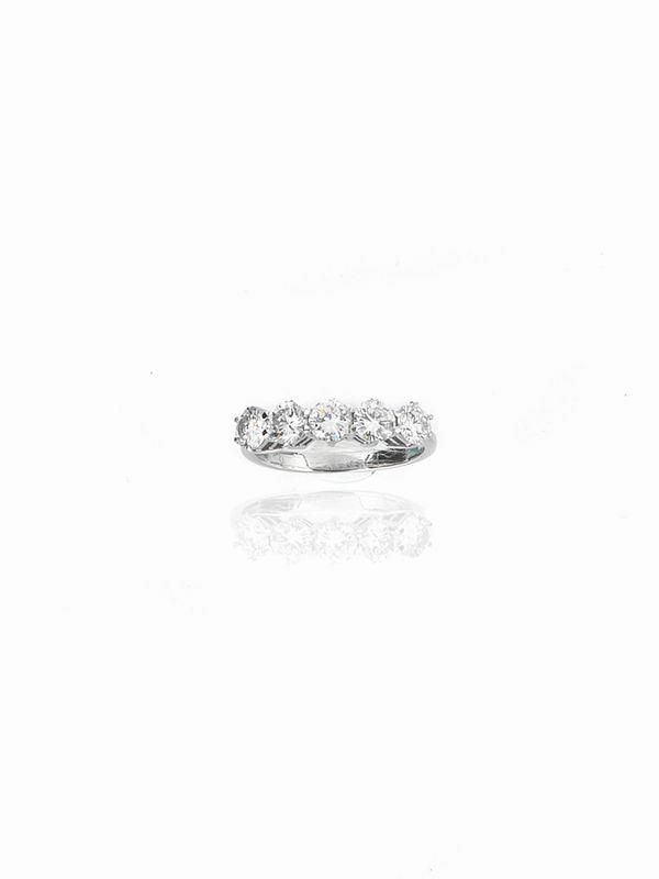 ANELLO IN ORO BIANCO E DIAMANTI