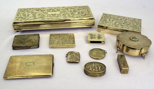 LOTTO COMPOSTO DA UNDICI PEZZI DA TRA SCATOLE, PORTA SIGARETTE,&nbsp;&nbsp;&nbsp;&nbsp;&nbsp;&nbsp;&nbsp;&nbsp;&nbsp;&nbsp;&nbsp;