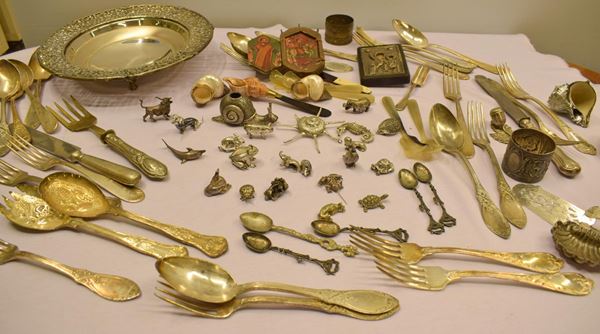 CENTOCINQUANTA PEZZI , TRA POSATE, PICCOLI  - Asta GIOIELLI, ARREDI D'ANTIQUARIATO, DIPINTI E SCULTURE - Poggio Bracciolini Casa d'Aste