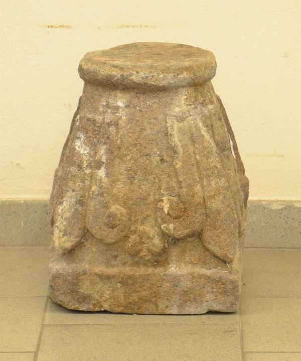 Capitello, sec. XVI, in pietra